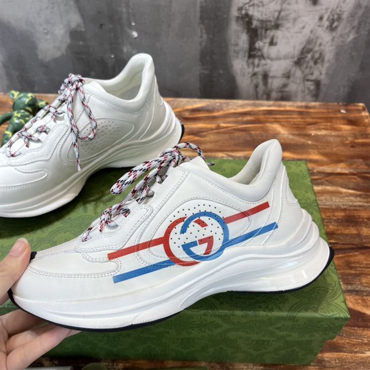 Gvc*1 RUN SIDE-STRIPE SNEAKERS   GCC096