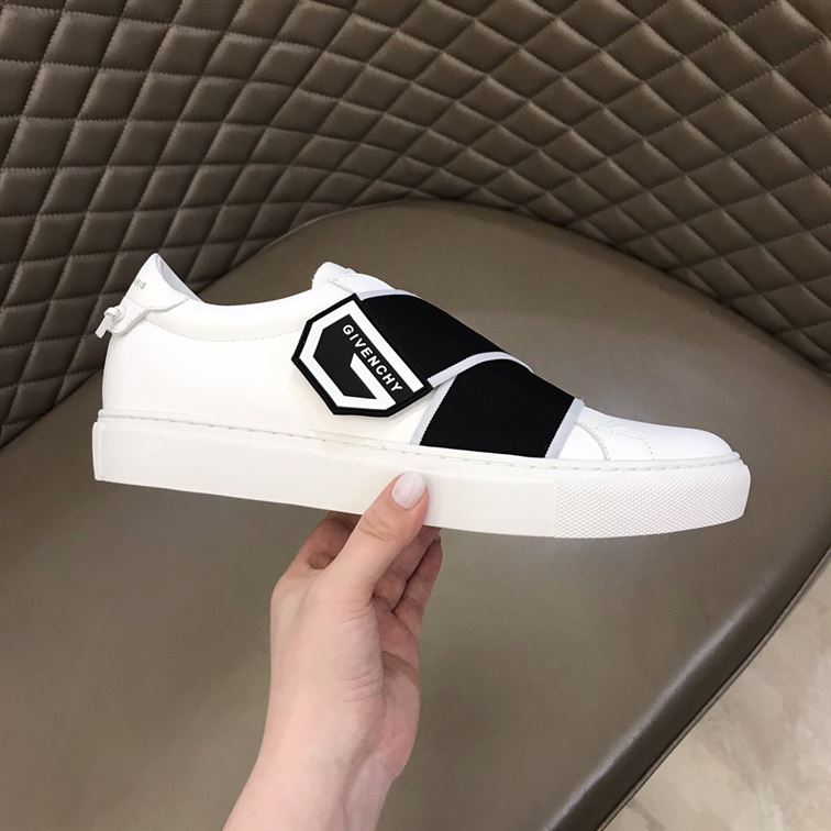 GIVENCHY ELASTICATED LOGO STRAP SNEAKERS   GVC004