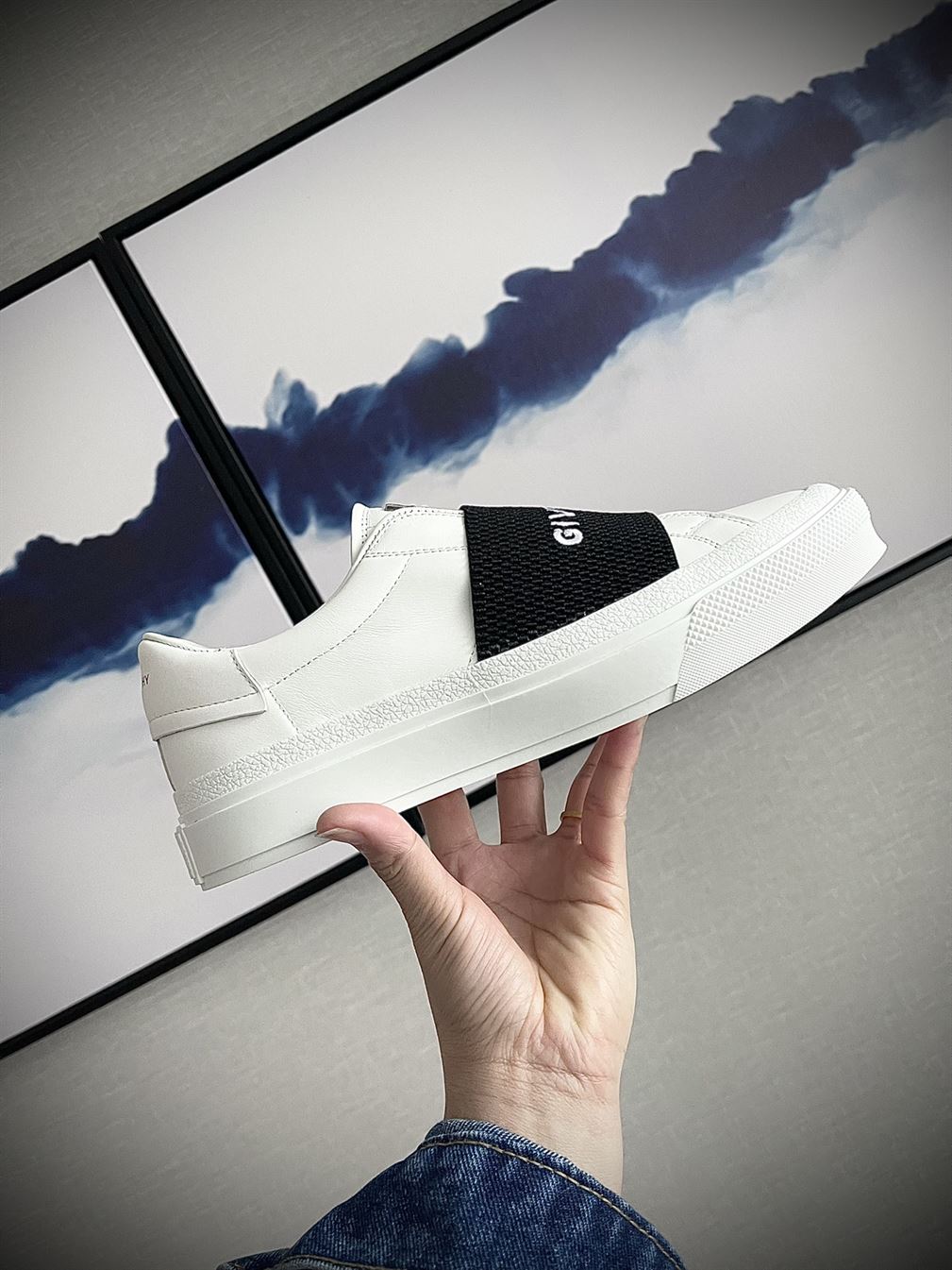 GIVENCHY SNEAKERS WITH ELASTIC BAND   GVC001