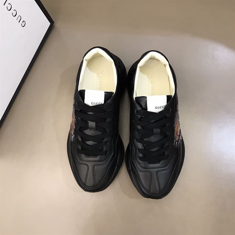 Gvc*1 RHYTON LEATHER SNEAKER WITH TIGER   GCC017