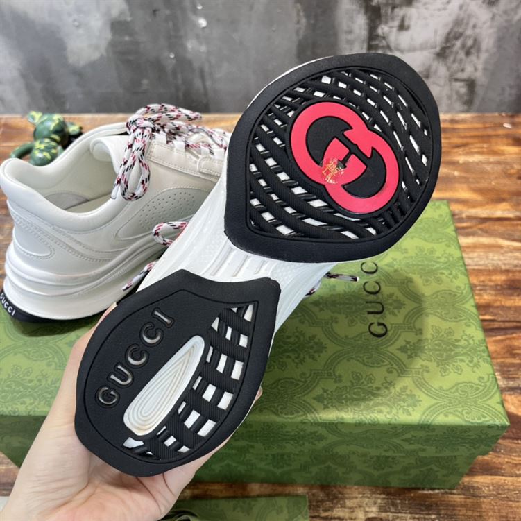 Gvc*1 RUN SIDE-STRIPE SNEAKERS   GCC096