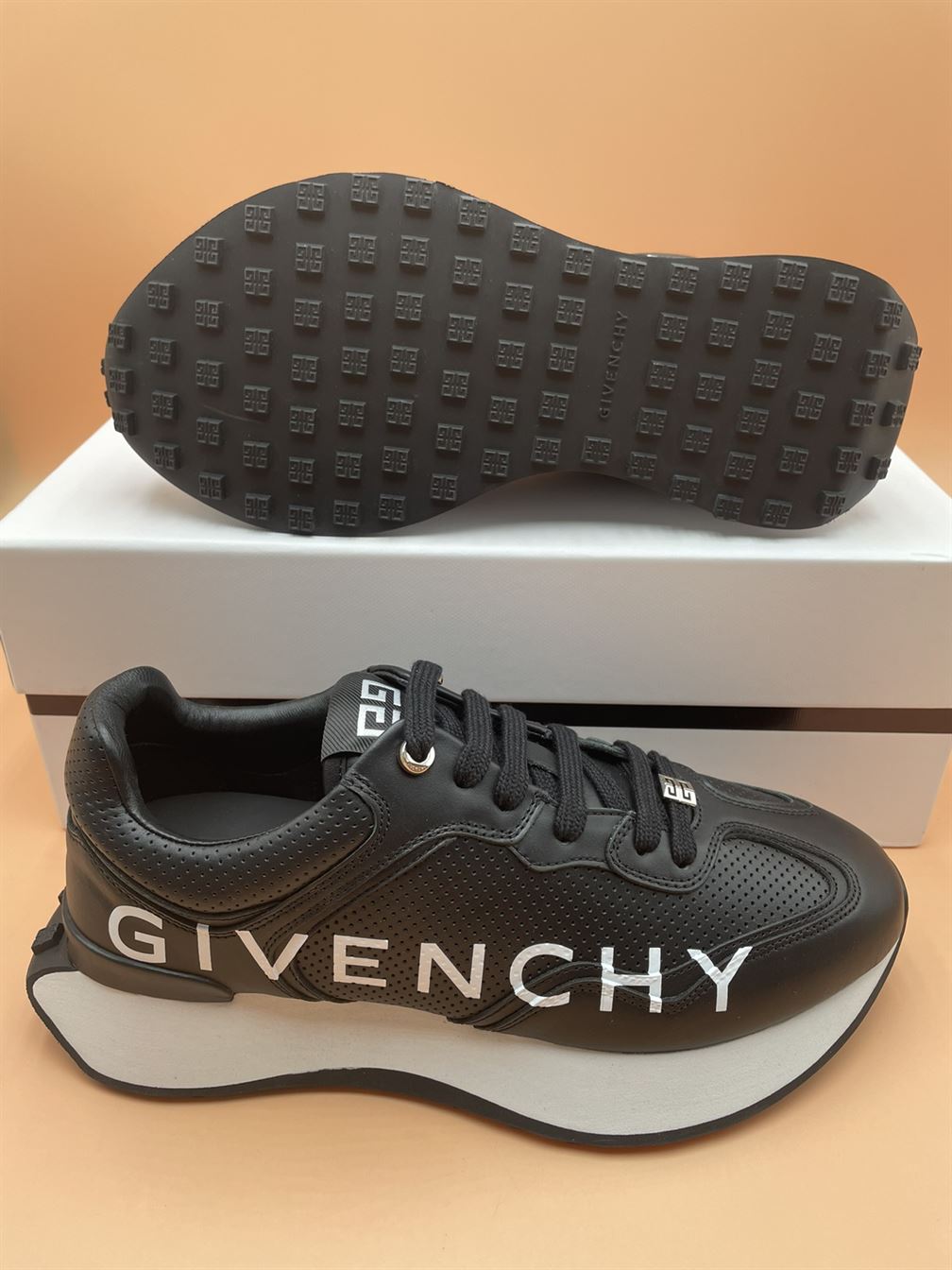 GIVENCHY RUNNER SNEAKERS IN PERFORATED LEATHER   GVC003