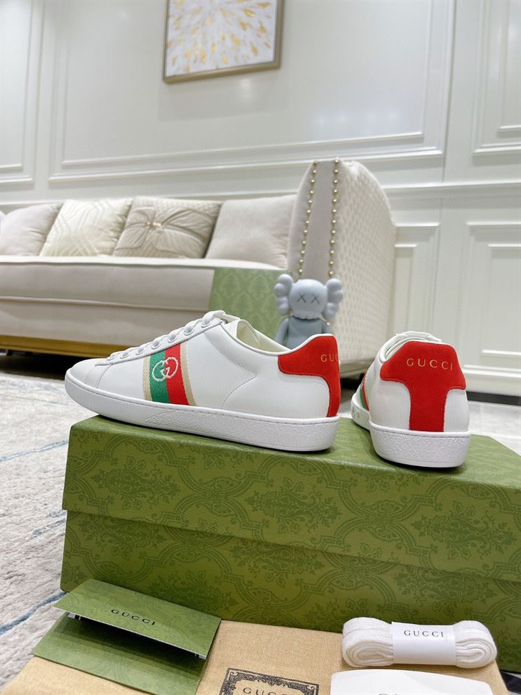 Gvc*1 Dupes Shoes INTERLOCKING G SNEAKERS   GCC092
