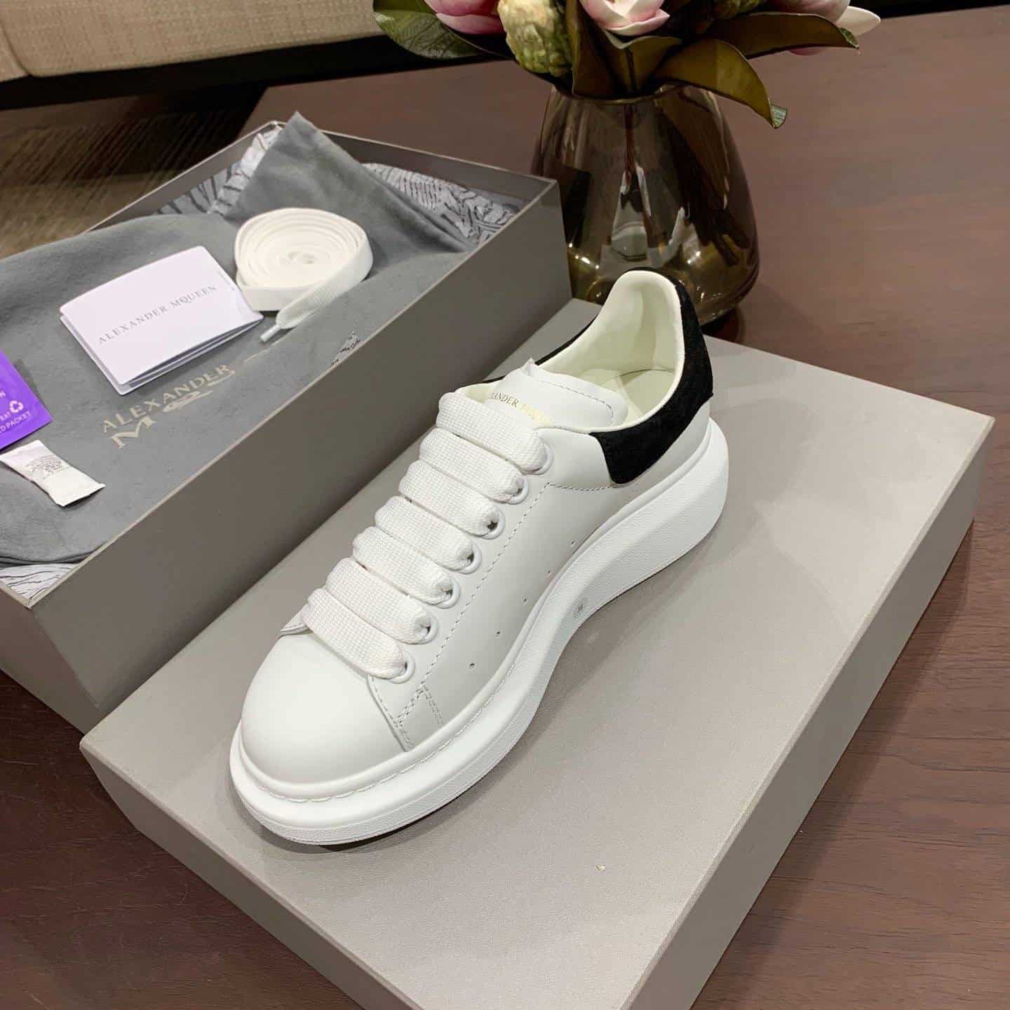 A1exa*der Mcqv*en Sneaker Dupe - AM7