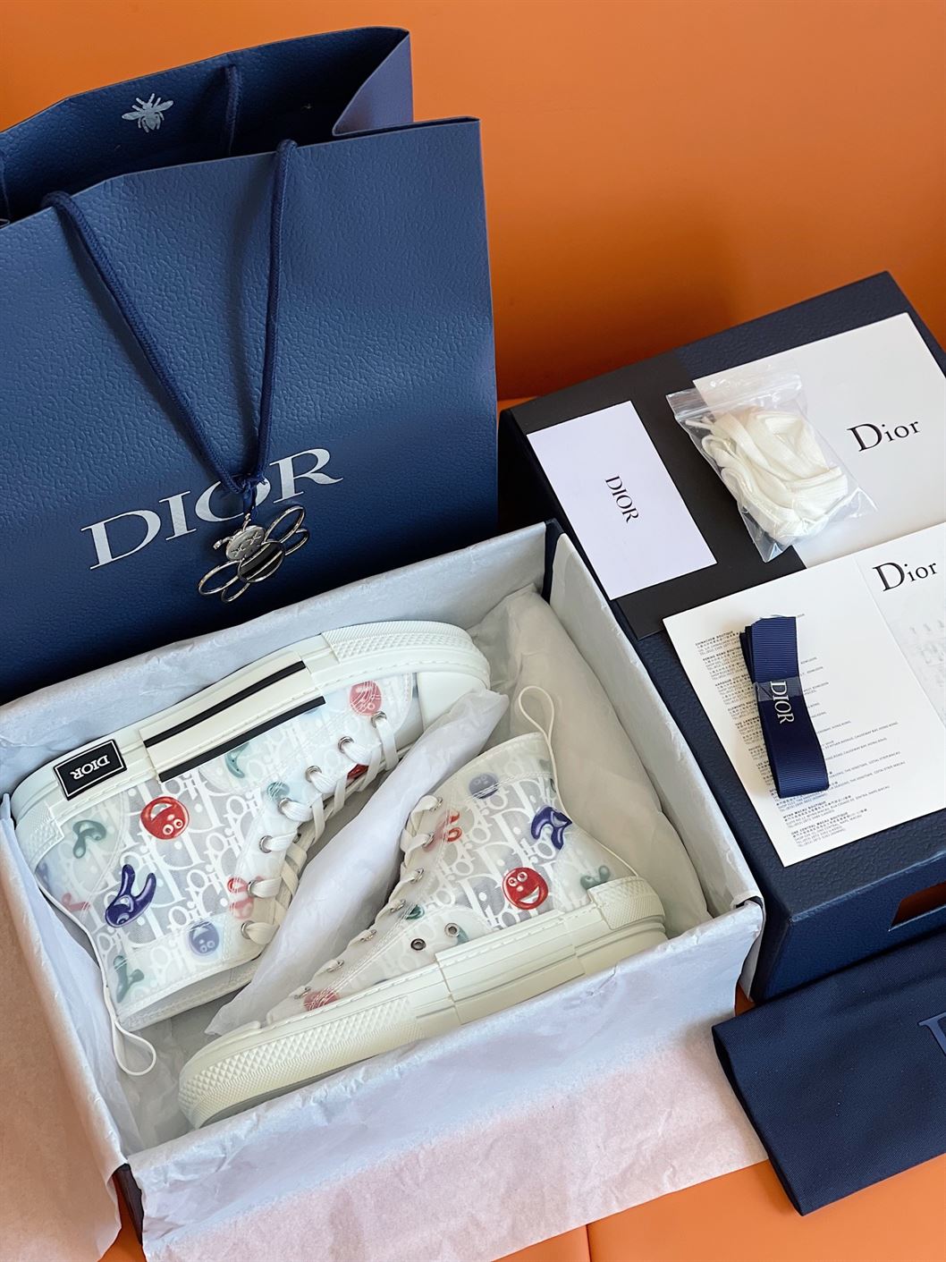D10r B23 HIGH-TOP SNEAKER   DO038