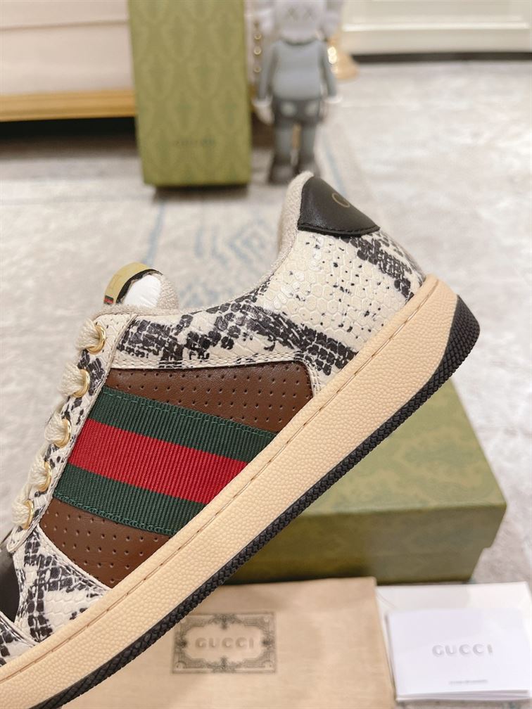 Gvc*1 SCREENER PYTHON-EMBOSSED LEATHER SNEAKER   GCC108
