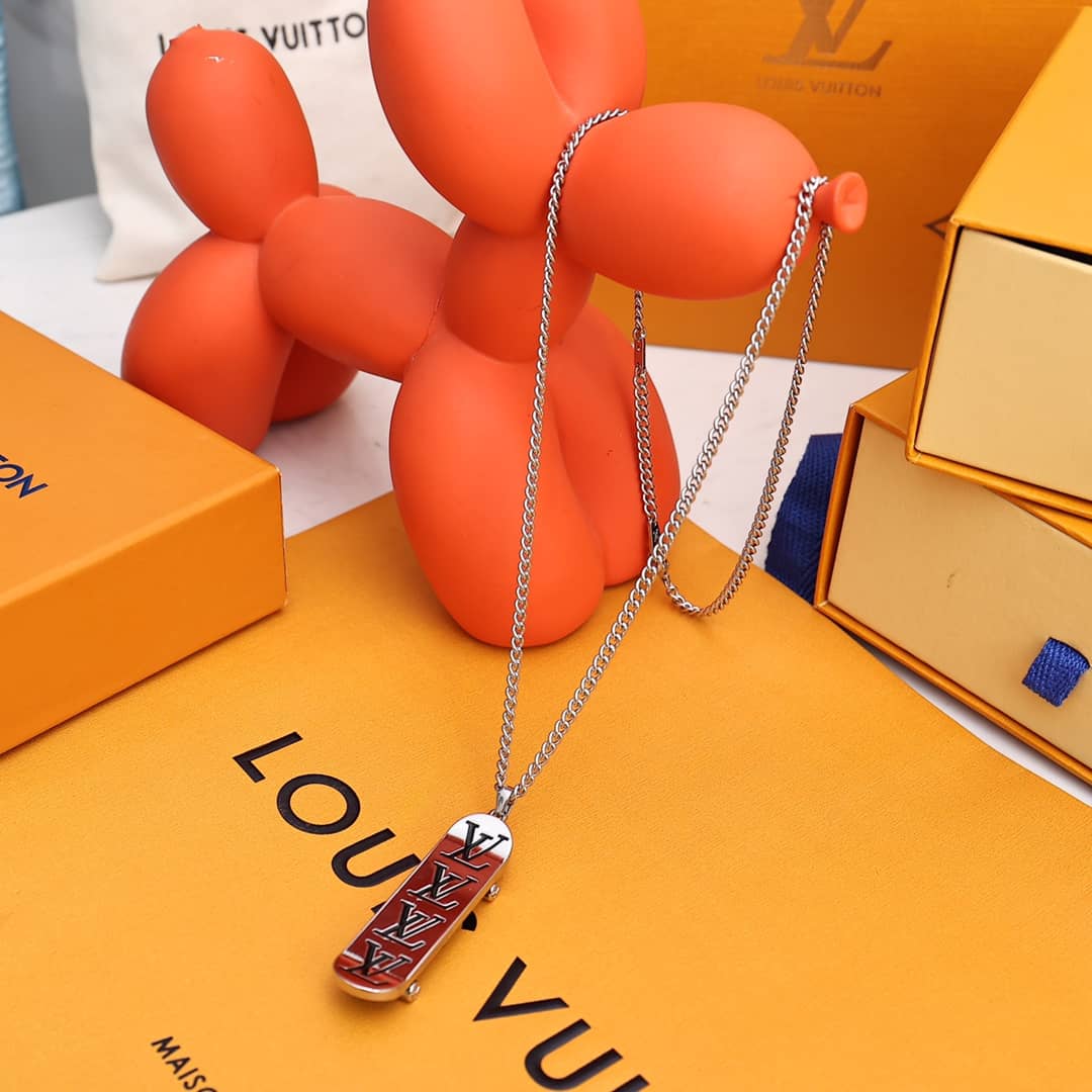 Wholesale L0vis Vvtt0n AAA+ Necklace