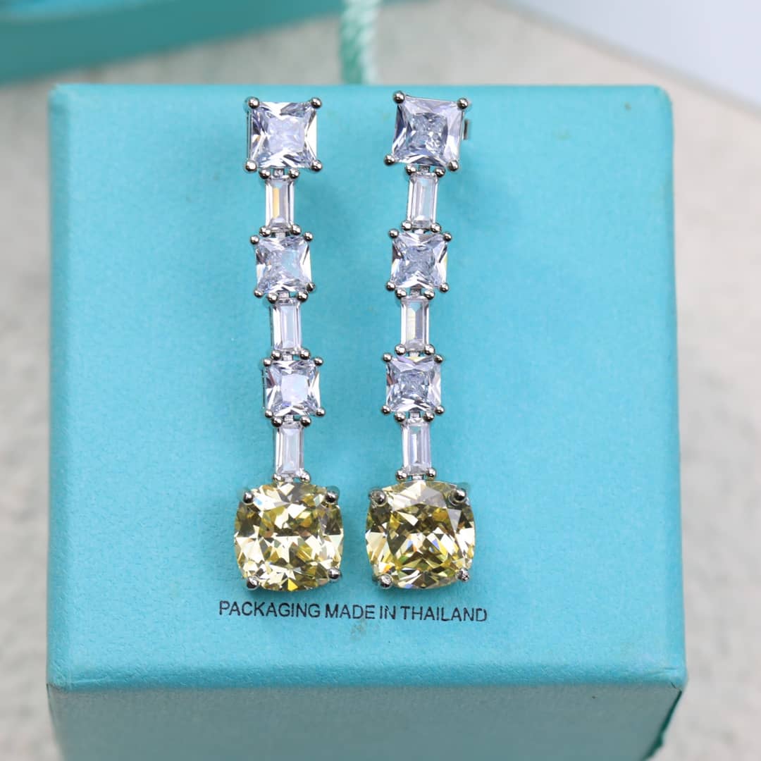 Fake T*f*ny Logo Earring