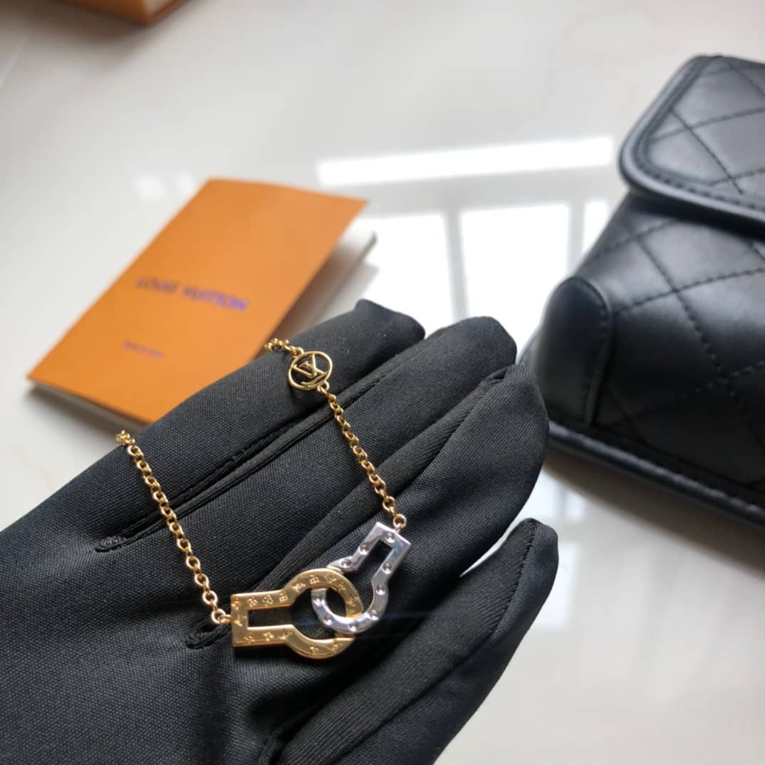 L0vis Vvtt0n Necklace First Copy