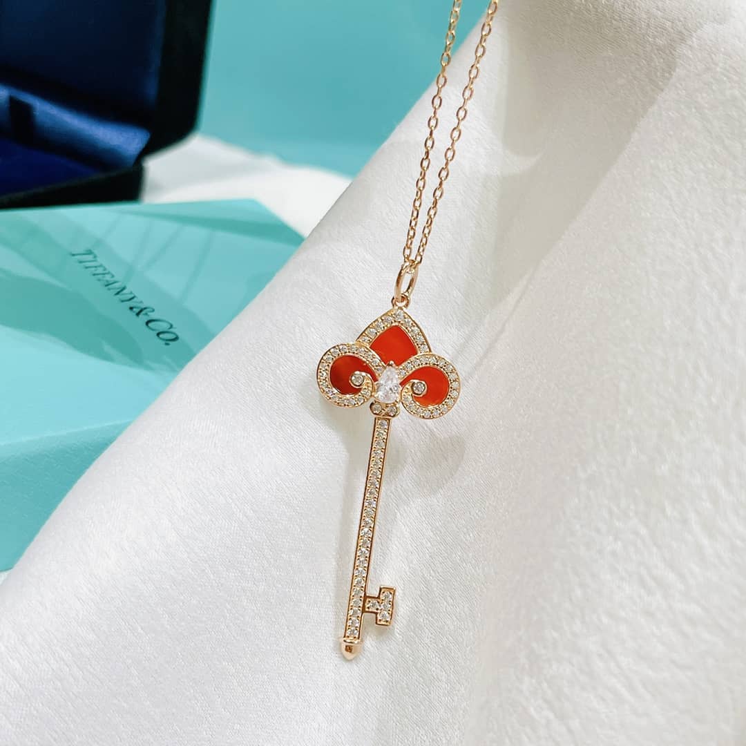 7 Star T*f*ny Necklace