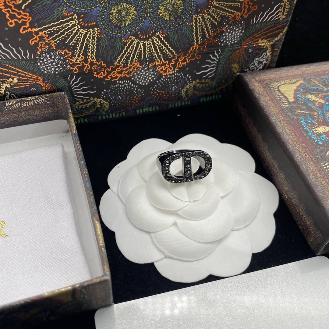 7 Star Chr1st1an D10r Ring