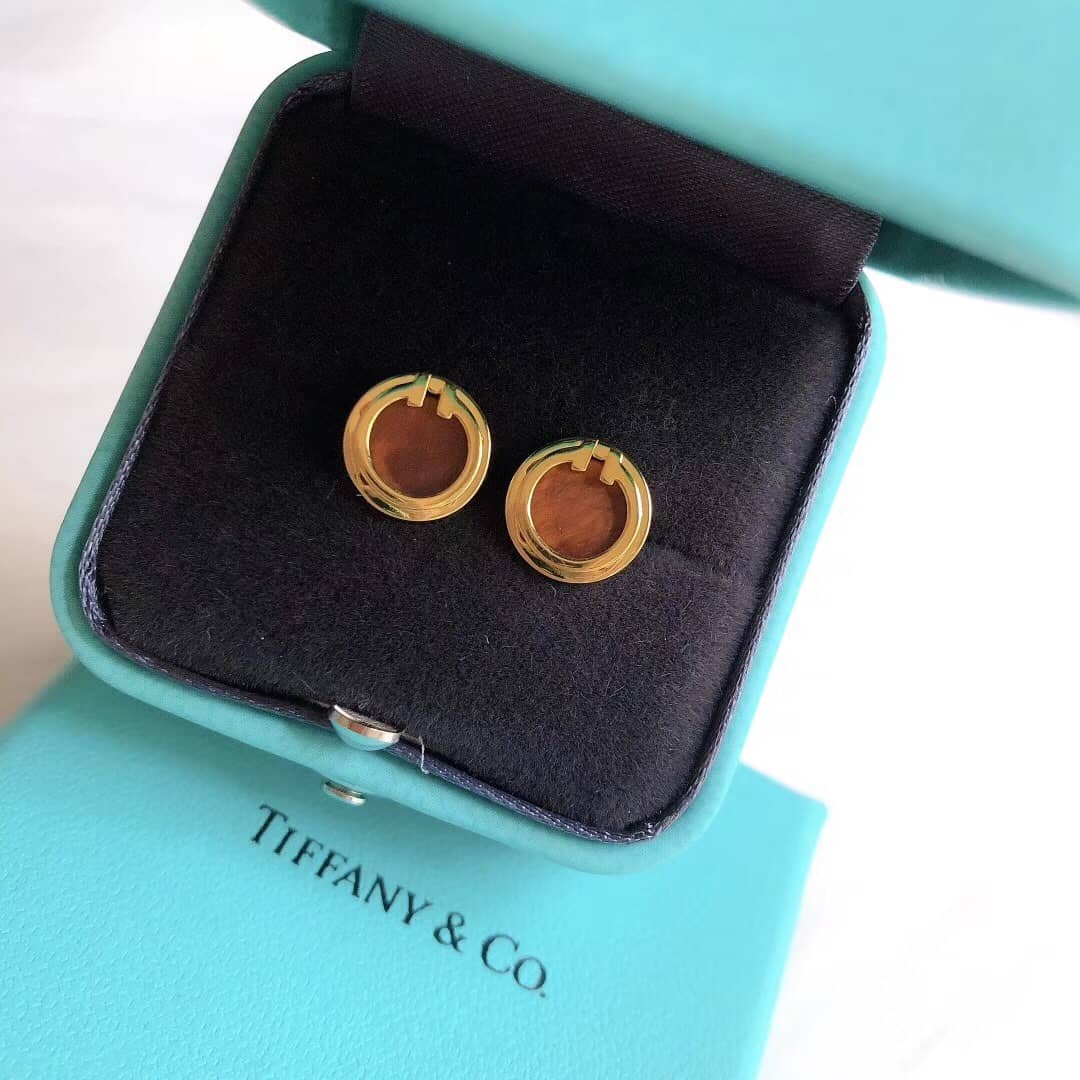 Designer T*f*ny Classic Earring