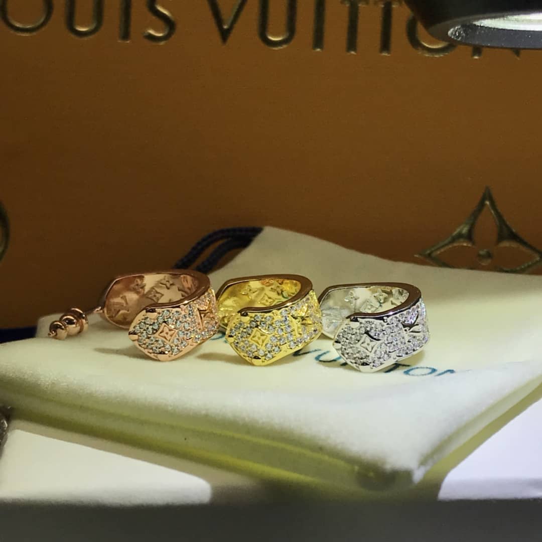 Best L0vis Vvtt0n Classic Earring