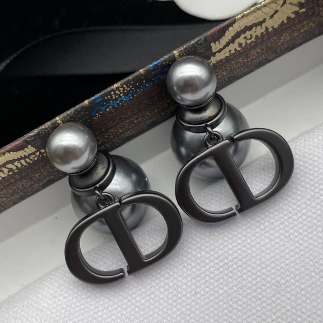 High Quality Chr1st1an D10r Earring