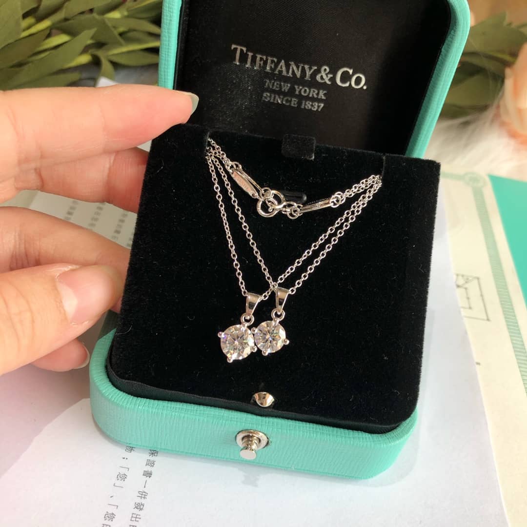 T*f*ny Necklace For Sale