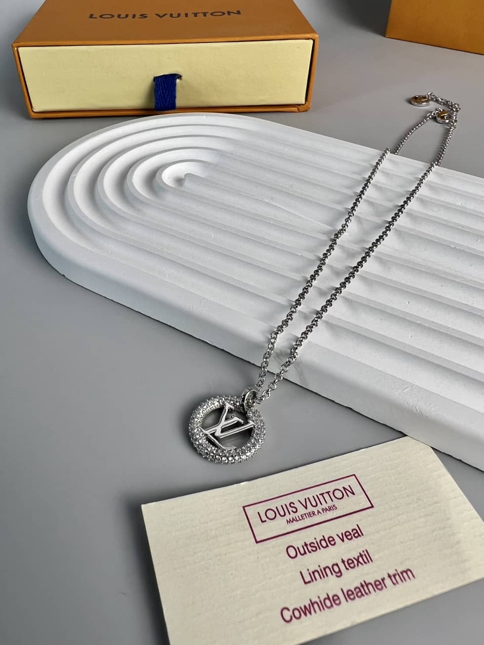 Designer L0vis Vvtt0n Classic Necklace