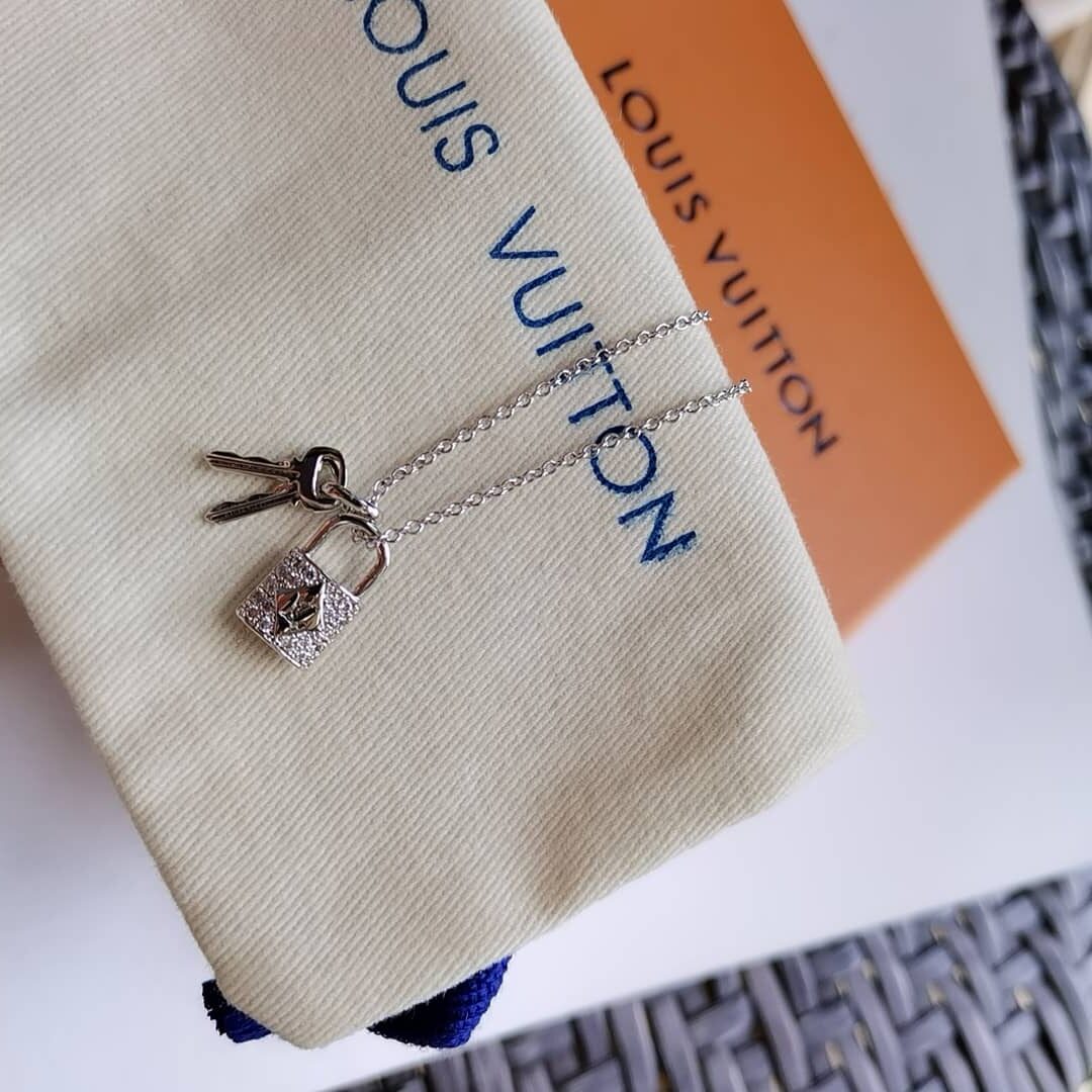 L0vis Vvtt0n Necklace For Sale