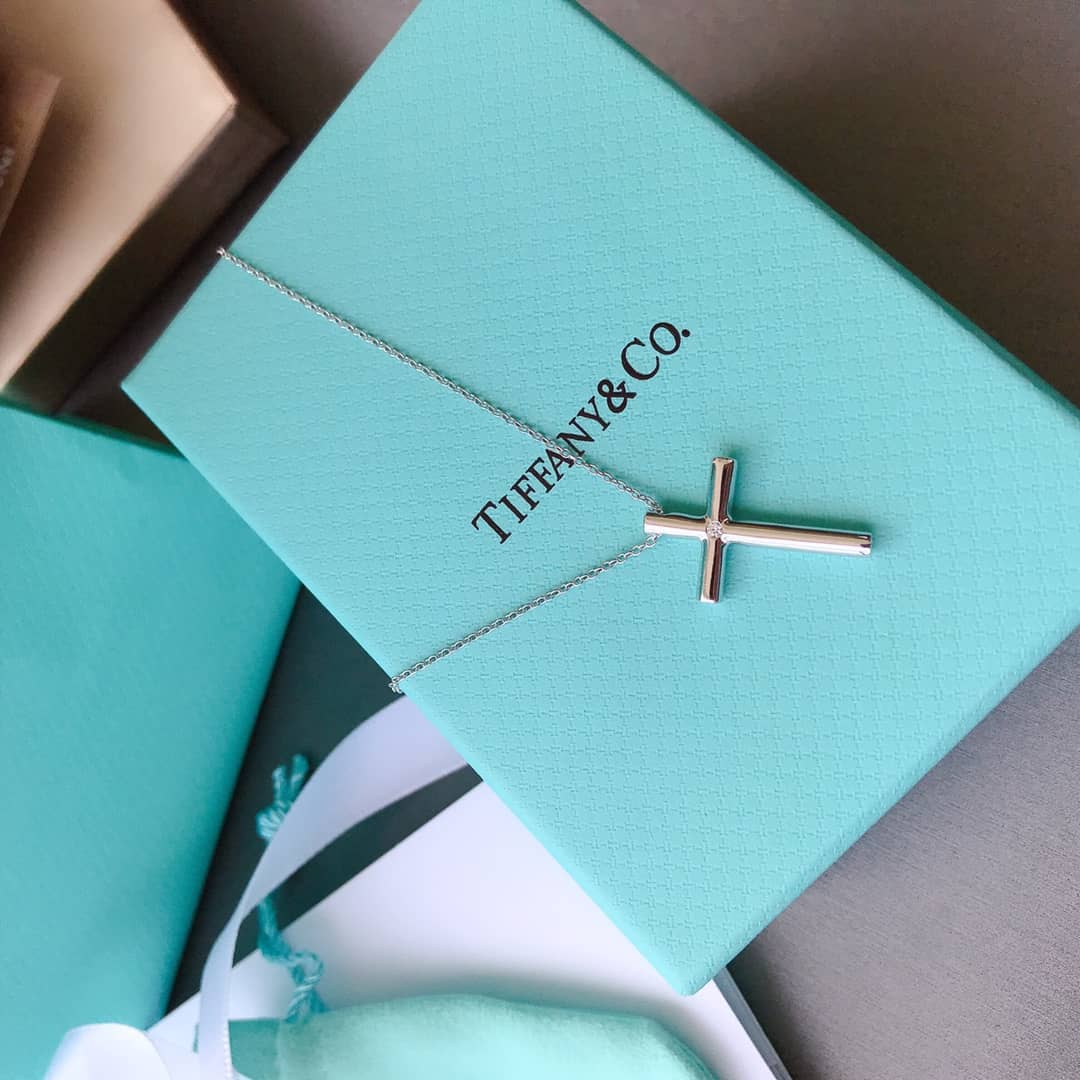 Knockoff T*f*ny Logo Necklace