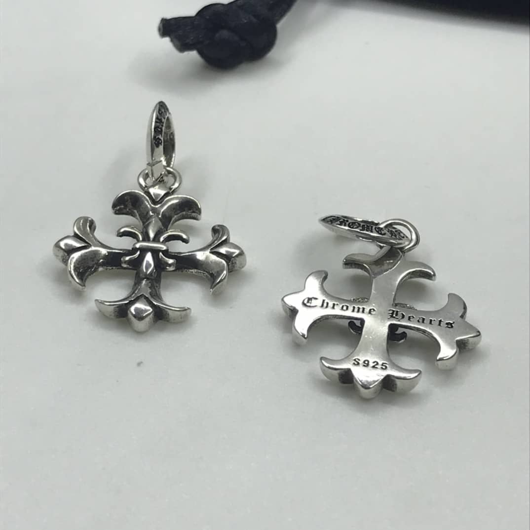 Wholesale Ch*0me He**ts Logo Necklace