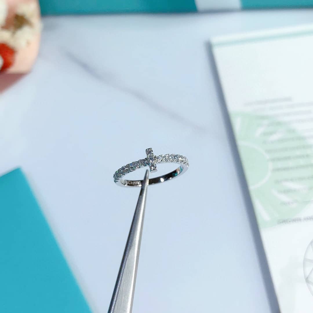 Knockoff T*f*ny Logo Ring