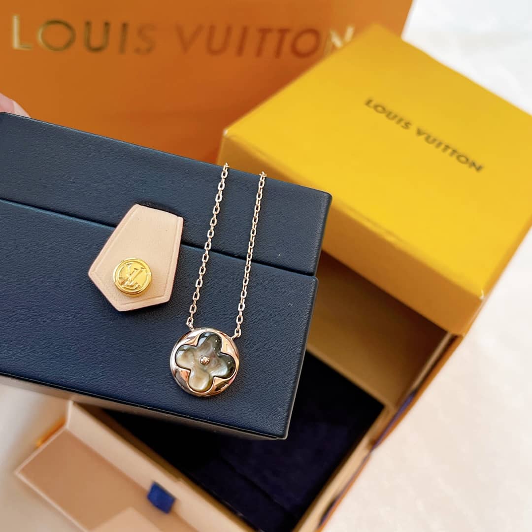L0vis Vvtt0n Necklace For Sale