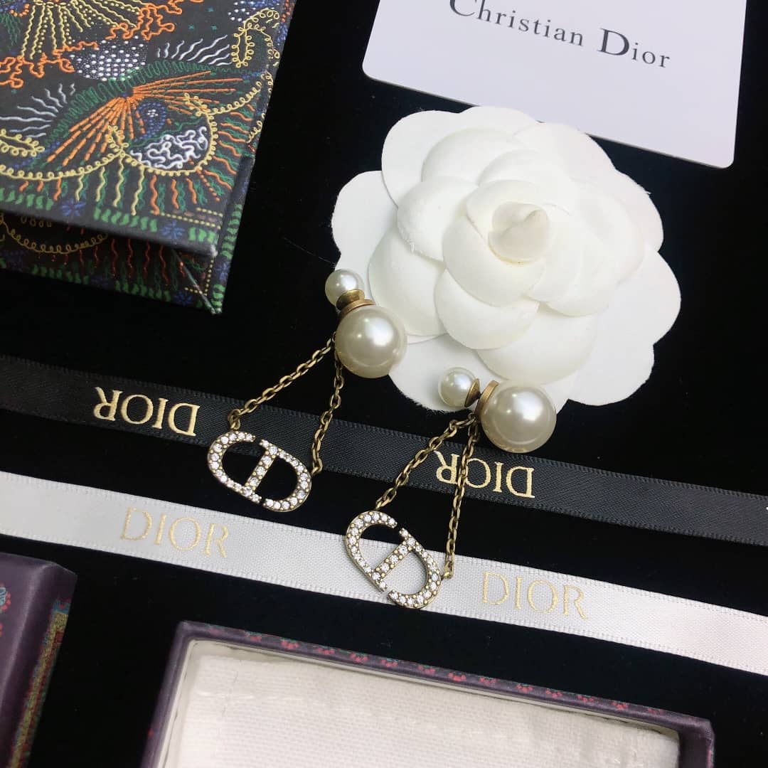 Top Quality Chr1st1an D10r Earring