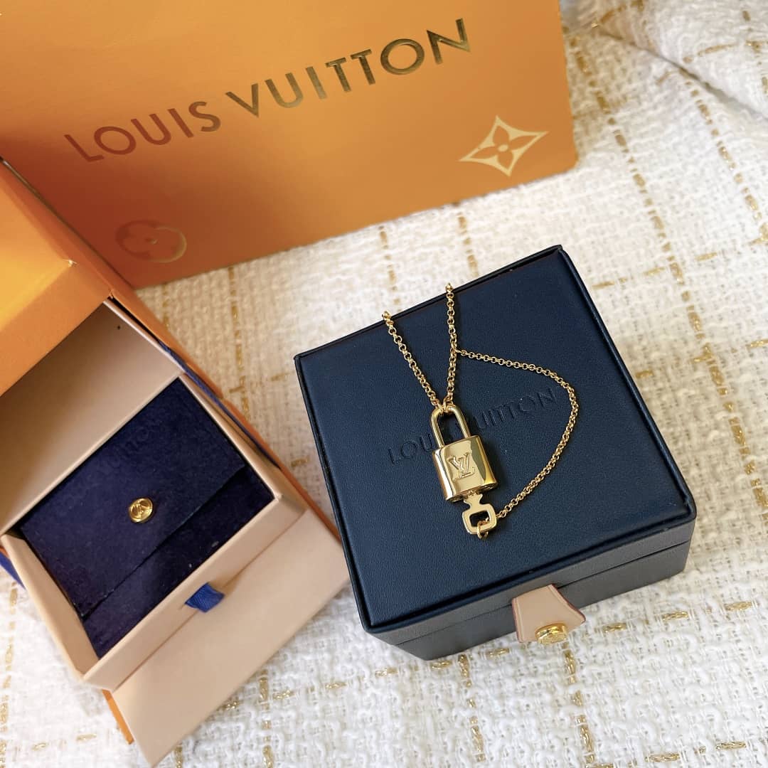 L0vis Vvtt0n Necklace First Copy