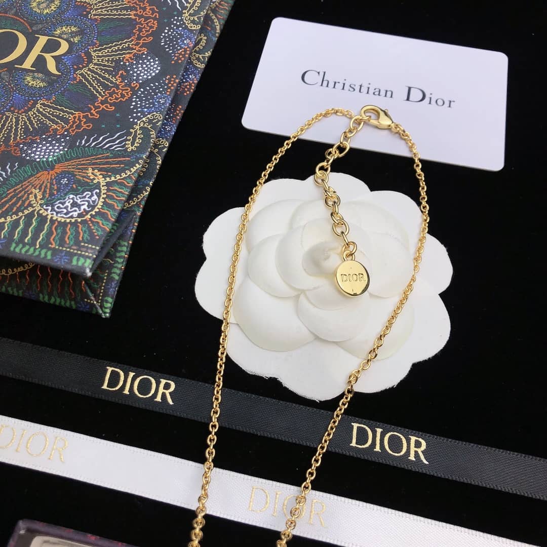 Top Quality Chr1st1an D10r Necklace