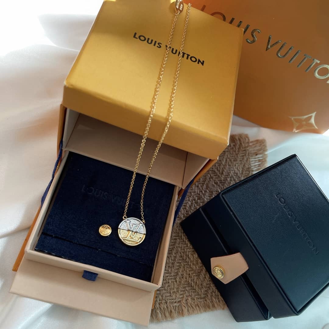 Wholesale L0vis Vvtt0n AAA+ Necklace