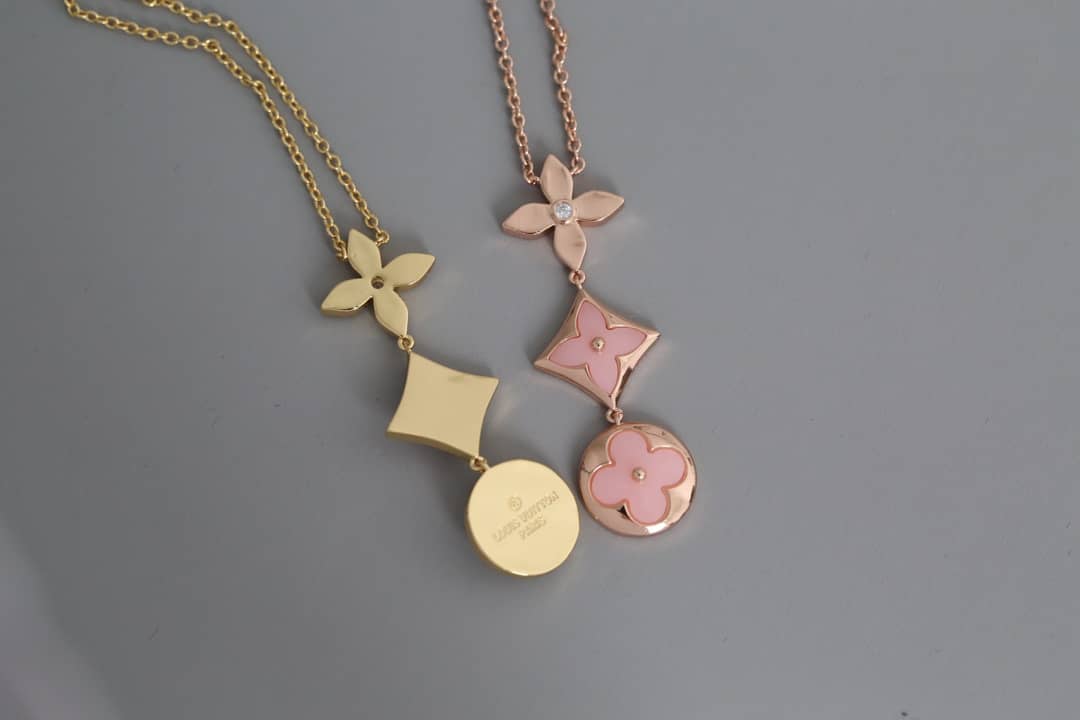 Fake L0vis Vvtt0n Logo Necklace