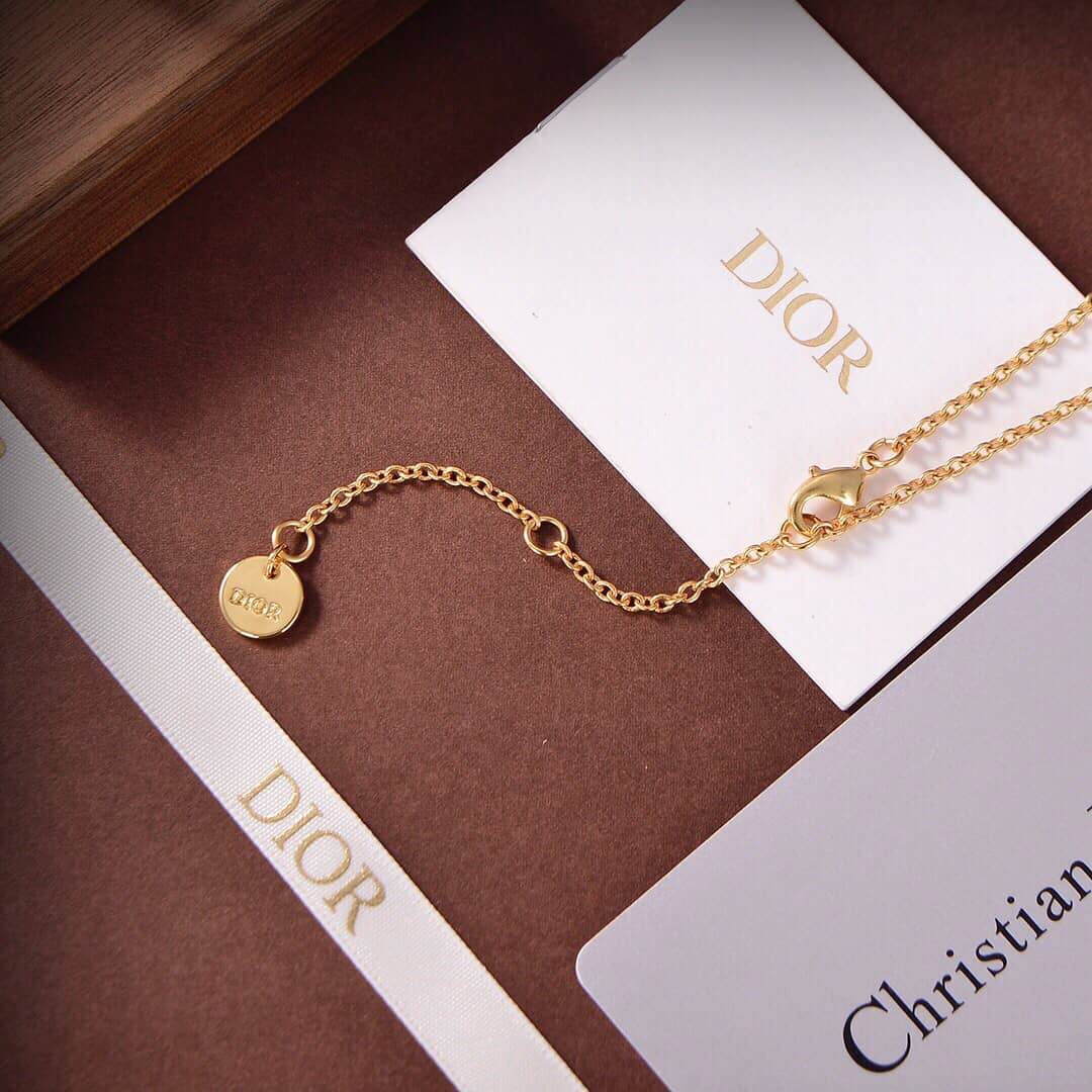7 Star Chr1st1an D10r Necklace