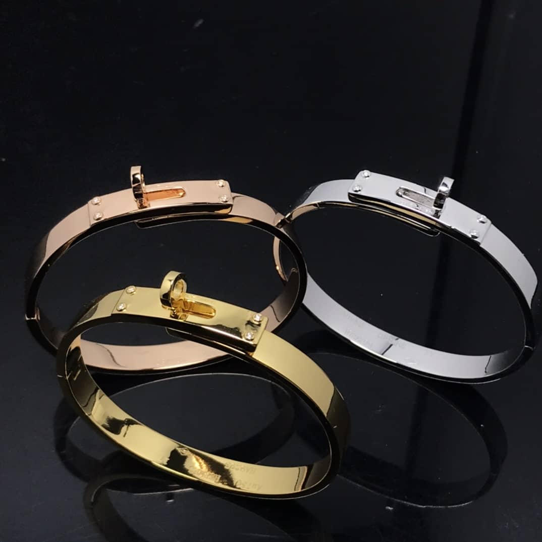 Knockoff H**me5 Logo Bracelet
