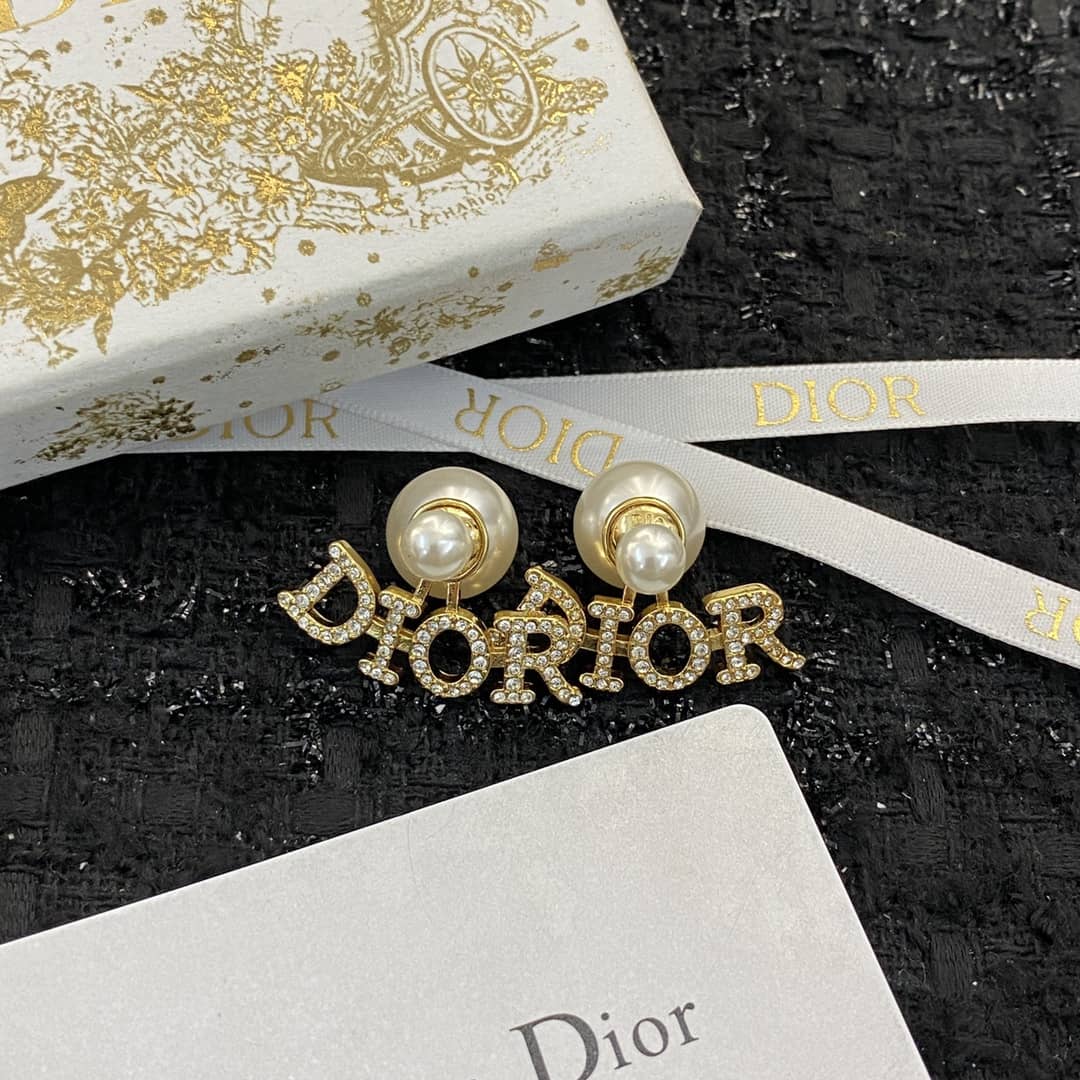Best Chr1st1an D10r Classic Earring