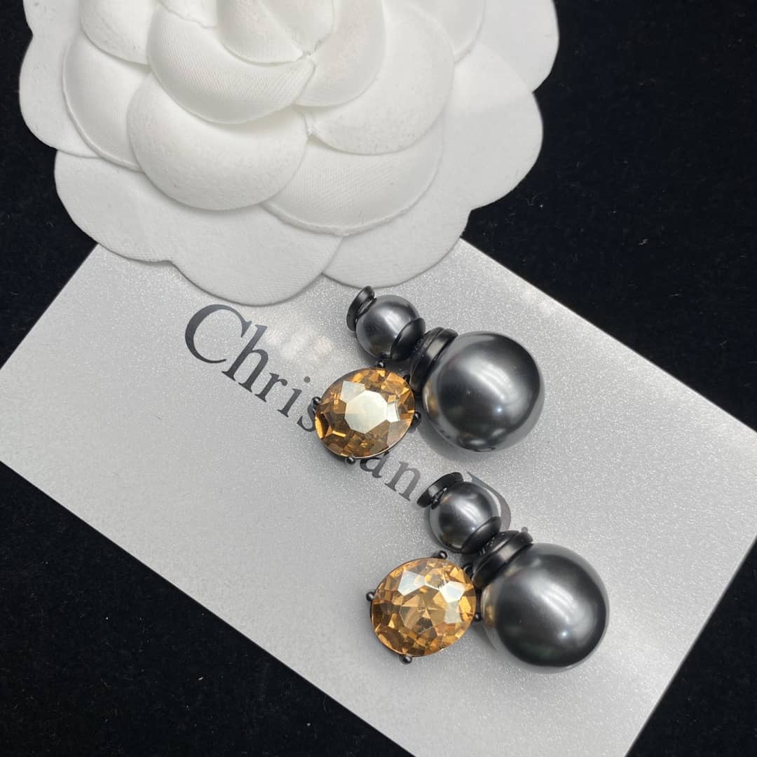 Best Chr1st1an D10r Classic Earring