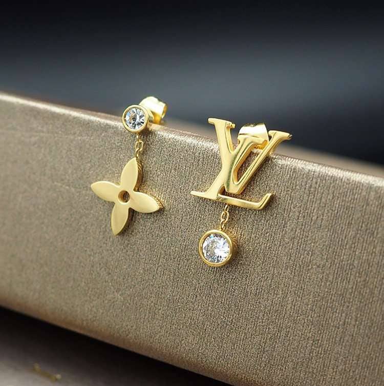 High Quality L0vis Vvtt0n Earring