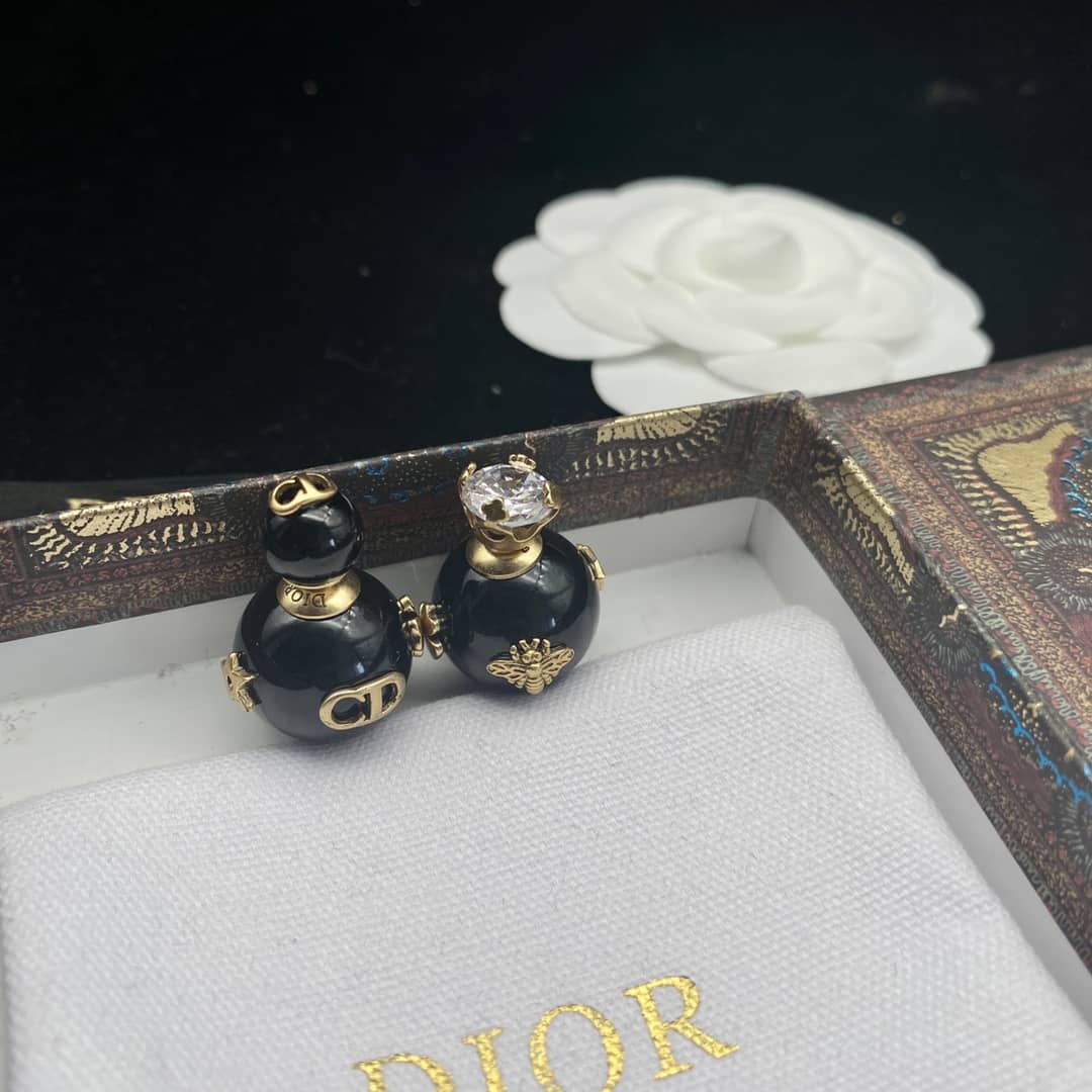 7 Star Chr1st1an D10r Earring