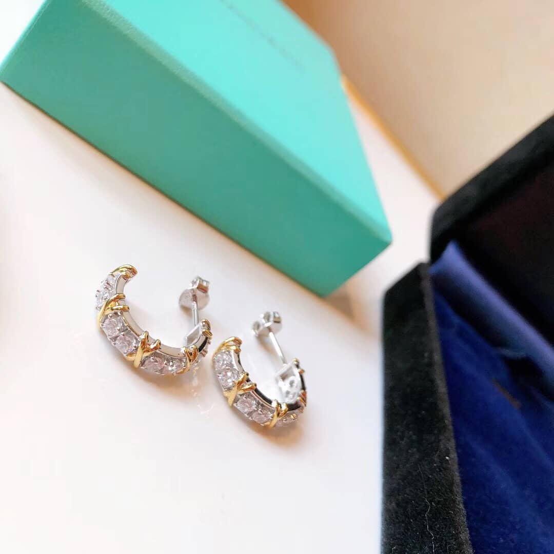 Knockoff T*f*ny Logo Earring