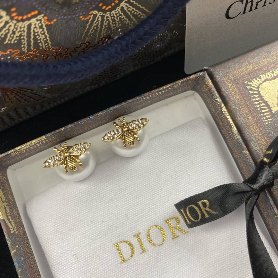 7 Star Chr1st1an D10r Earring