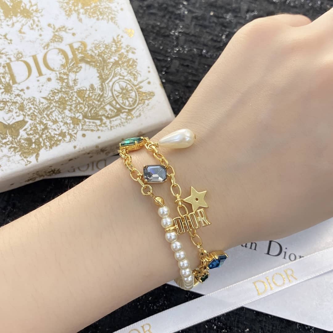 Best Chr1st1an D10r Classic Bracelet