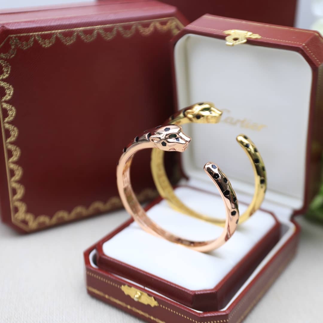 7 Star Ca*t1er Bracelet
