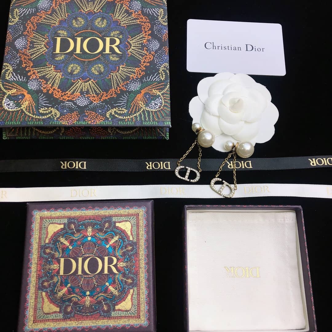 Top Quality Chr1st1an D10r Earring