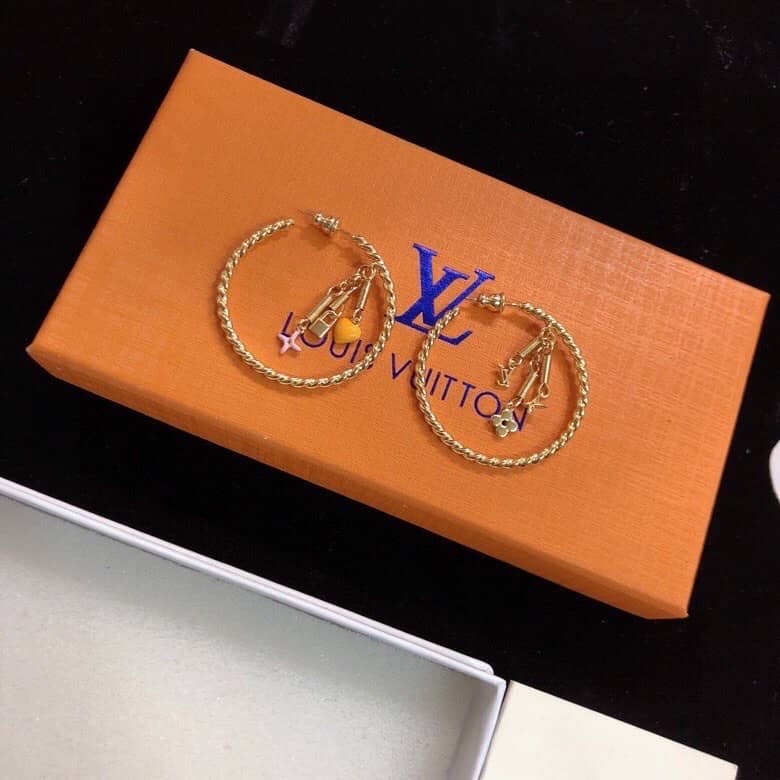 Fake L0vis Vvtt0n Logo Earring