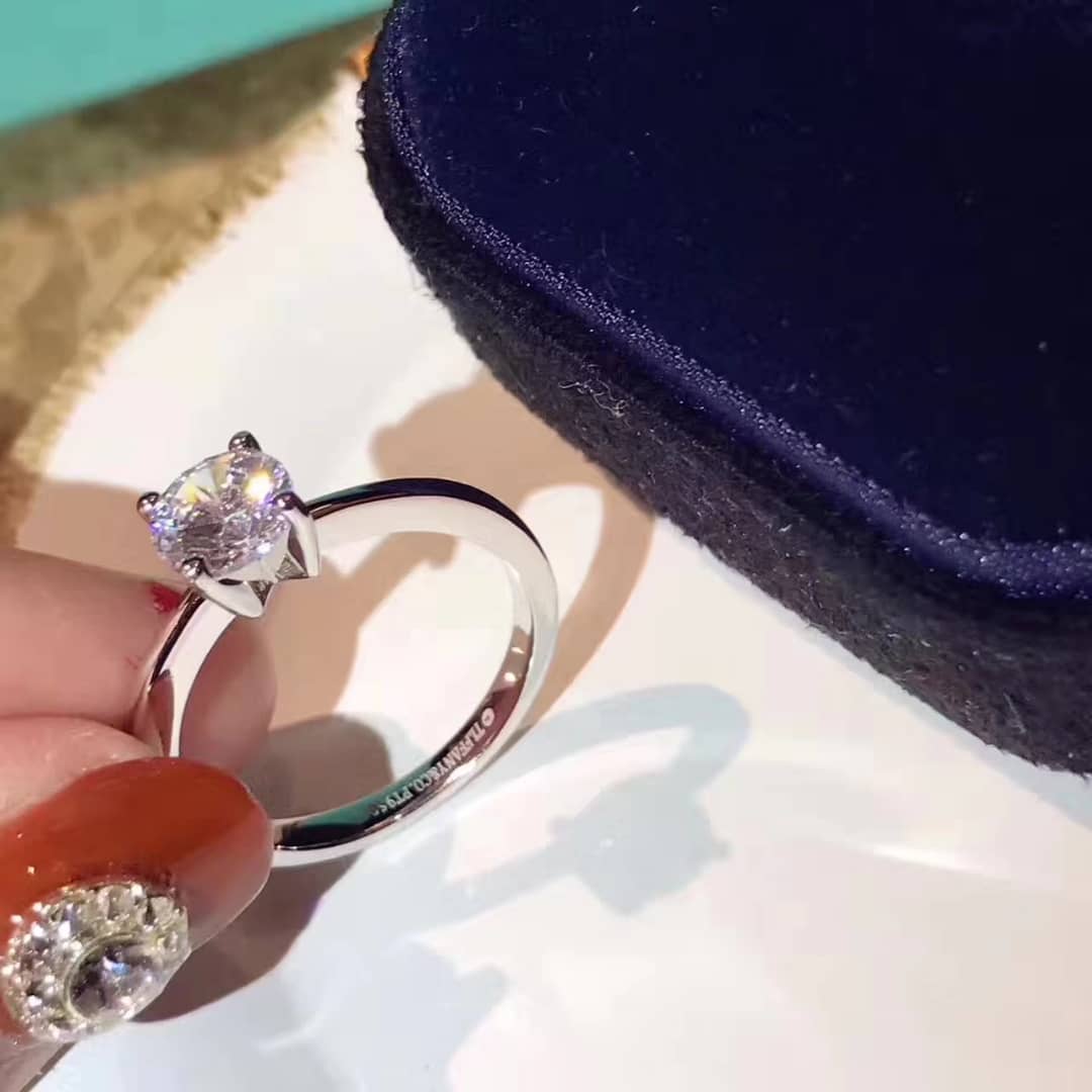 Knockoff T*f*ny Logo Ring