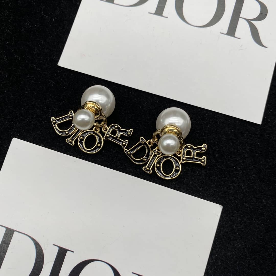 7 Star Chr1st1an D10r Earring