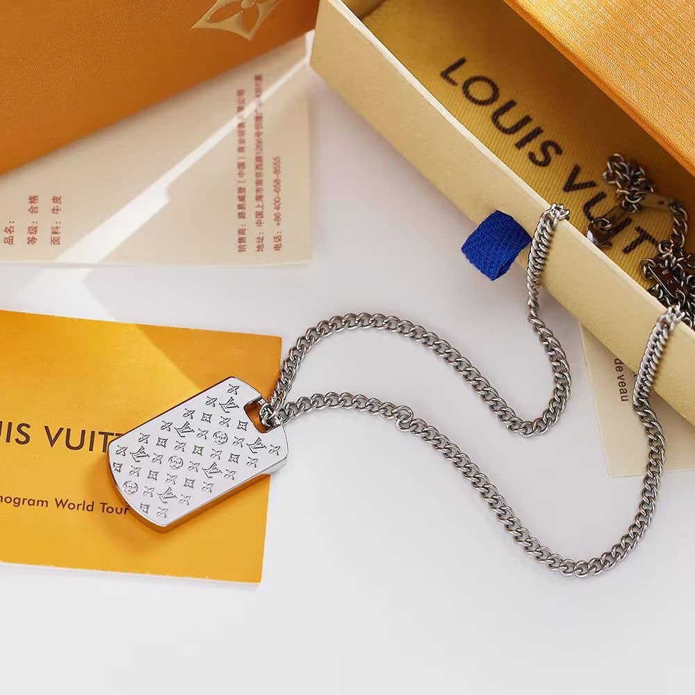 Best L0vis Vvtt0n Classic Necklace