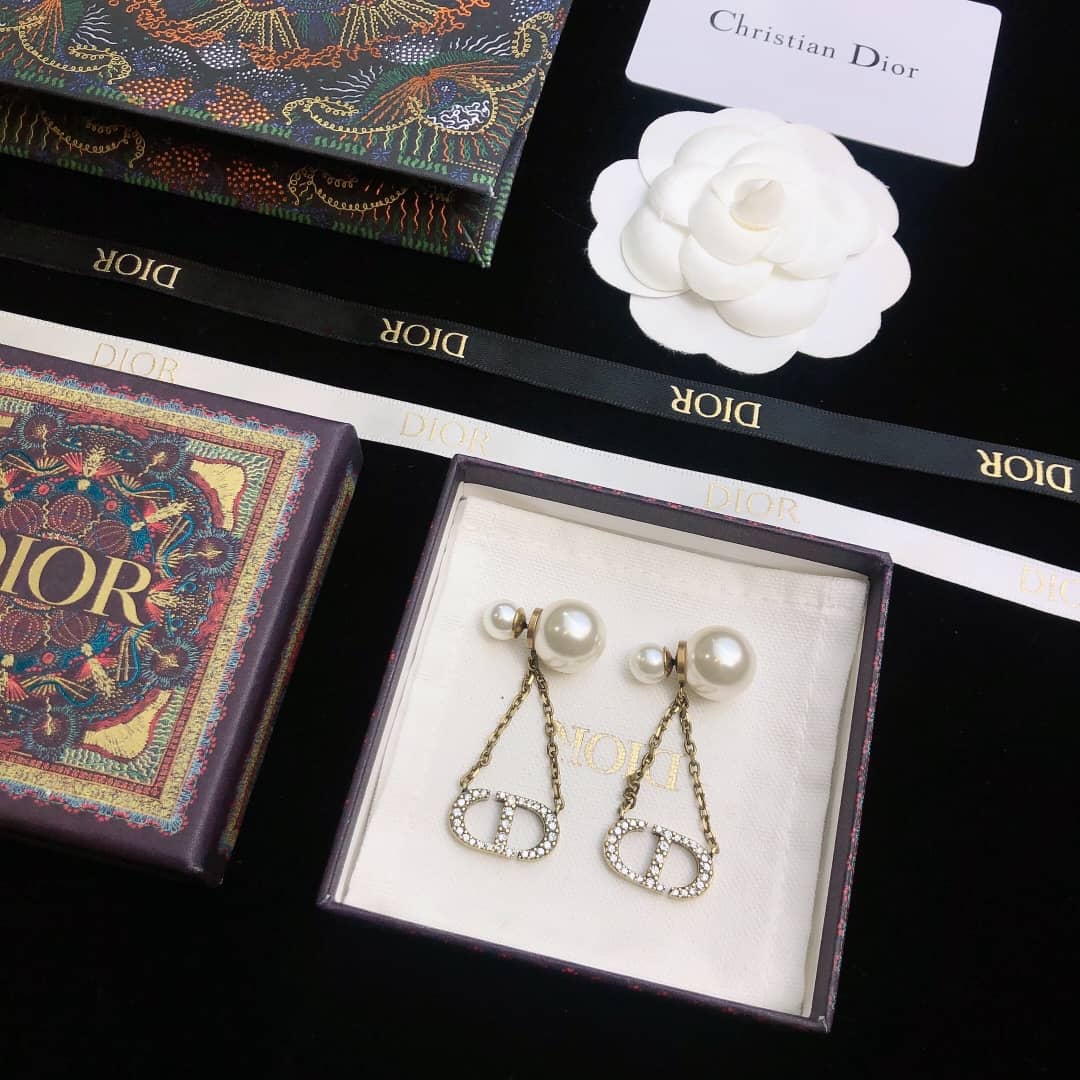 Top Quality Chr1st1an D10r Earring