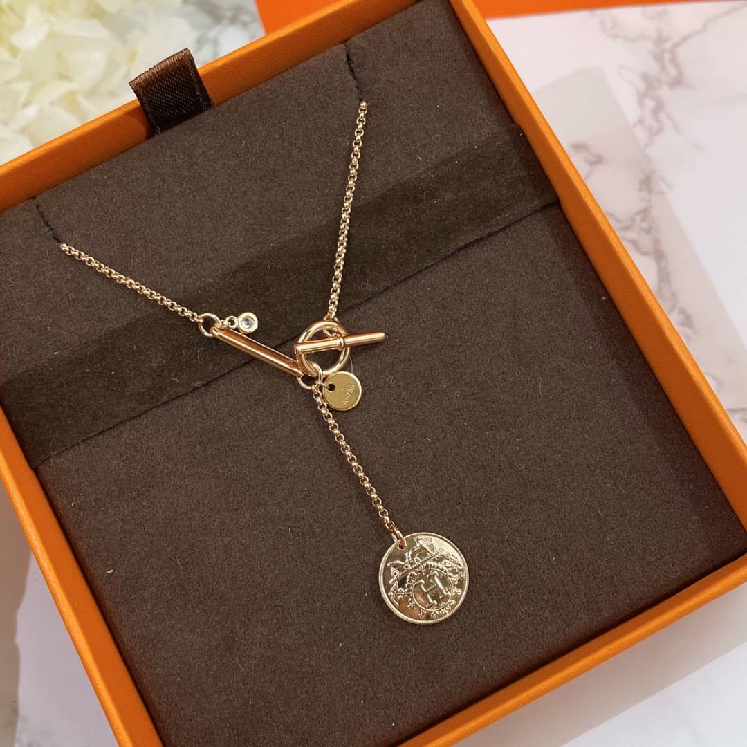 Knockoff H**me5 Logo Necklace