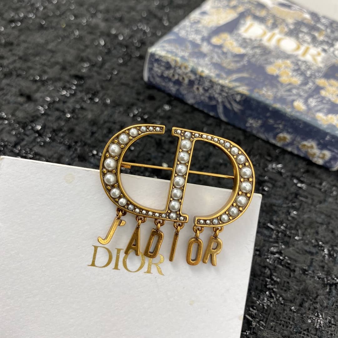 Best Chr1st1an D10r Classic Brooch
