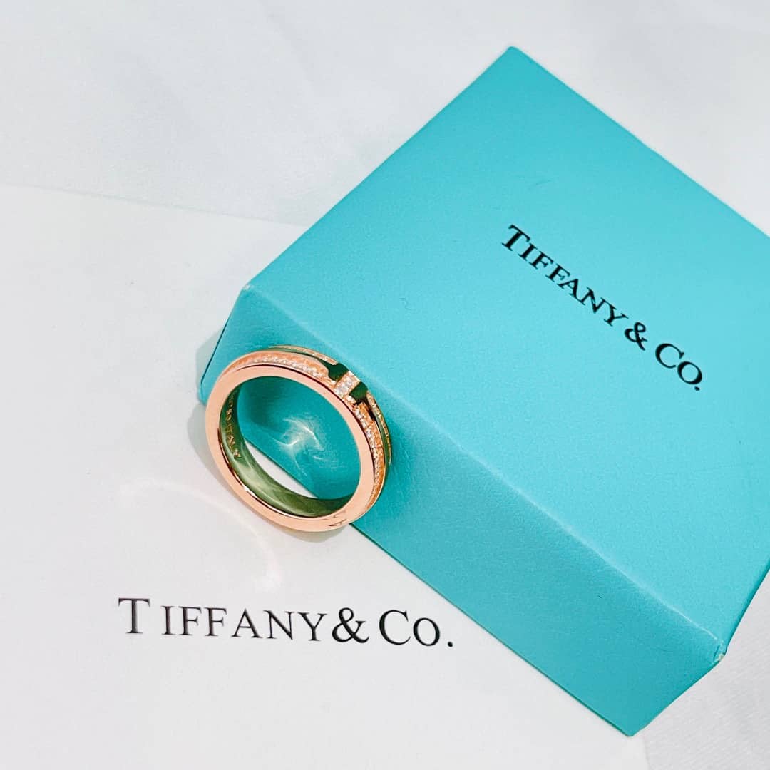Knockoff T*f*ny Logo Ring