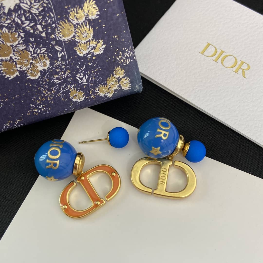 Best Chr1st1an D10r Classic Earring